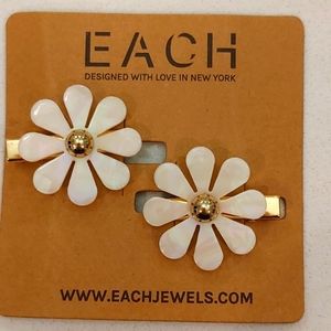 Daisy Hair Clips